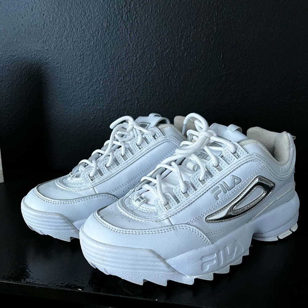 Size 9 Fila shoes